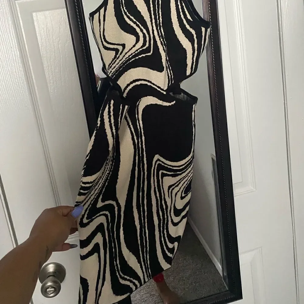 Abstract o-ring sweater dress